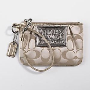 NWT Coach Poppy Wristlet